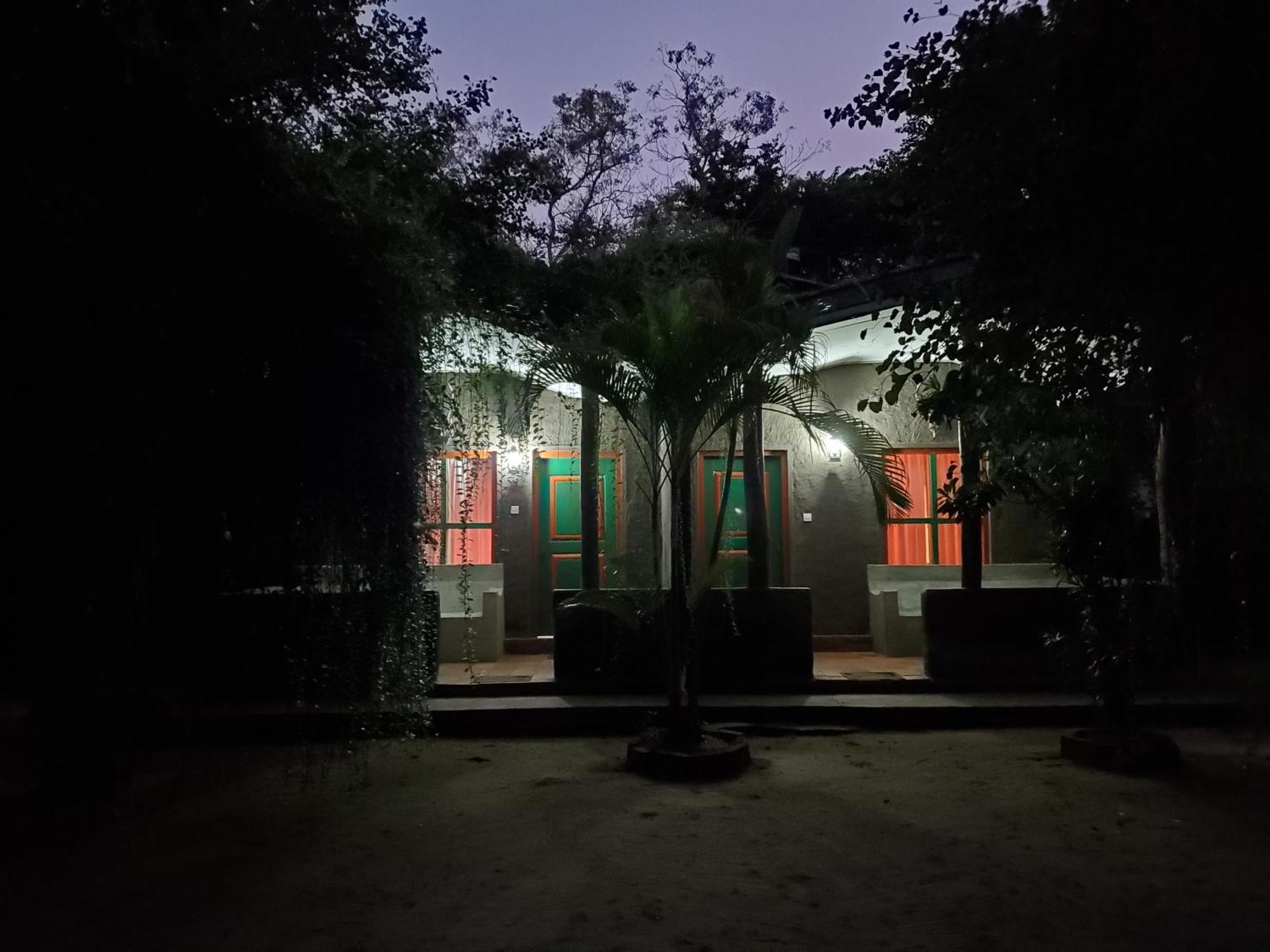 Clay Hut Village Polonnaruwa Exterior photo